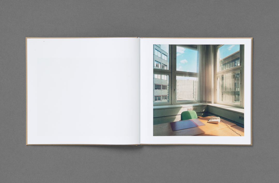 Lars Tunbjörk – Office / LA Office, book published by Loose Joints.