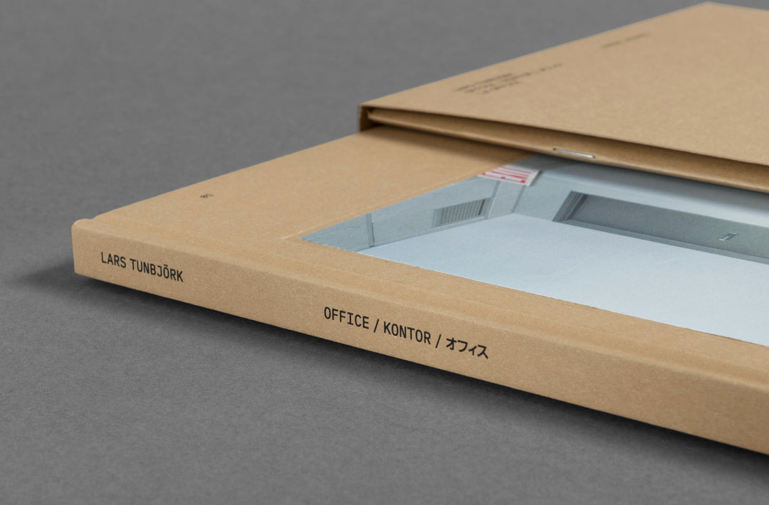 Lars Tunbjörk – Office / LA Office, book published by Loose Joints.