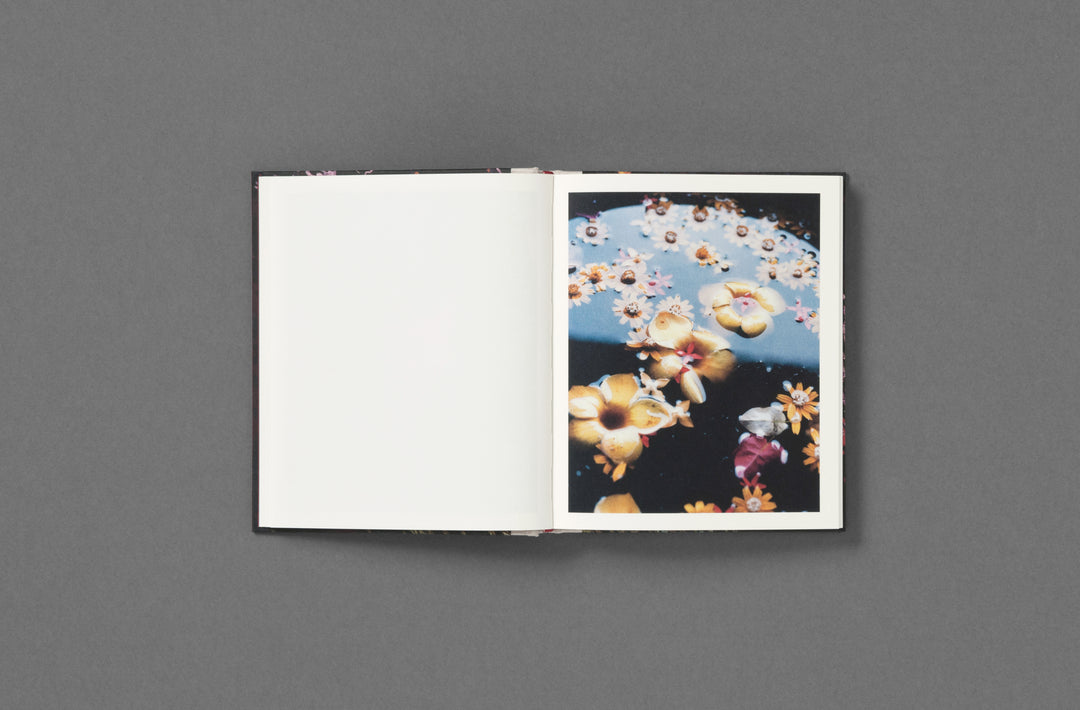 Pia Riverola – Días, published by Loose Joints
