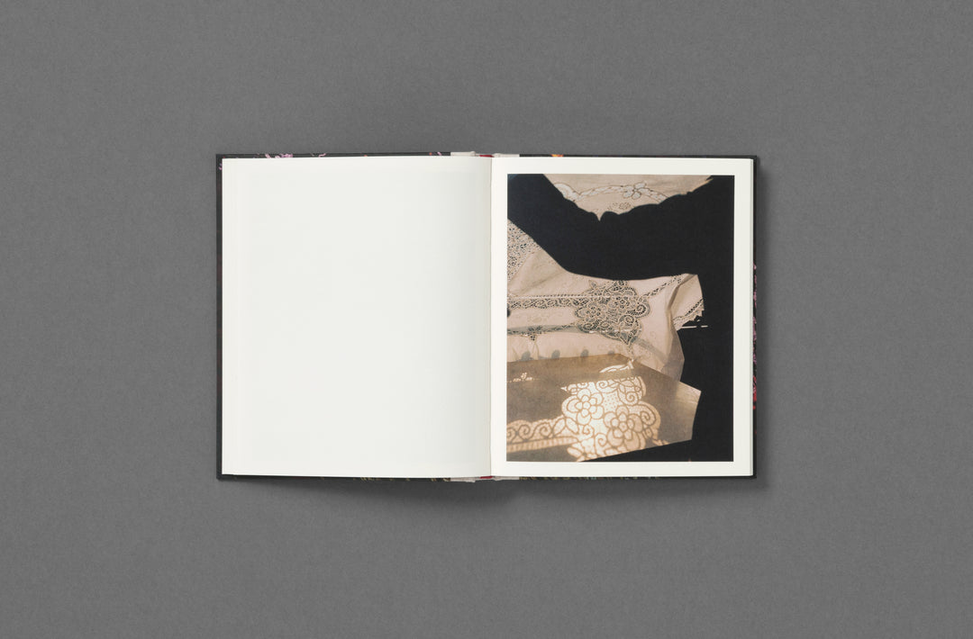 Pia Riverola – Días, published by Loose Joints
