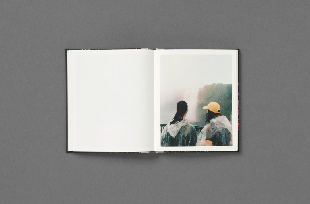 Pia Riverola – Días, published by Loose Joints