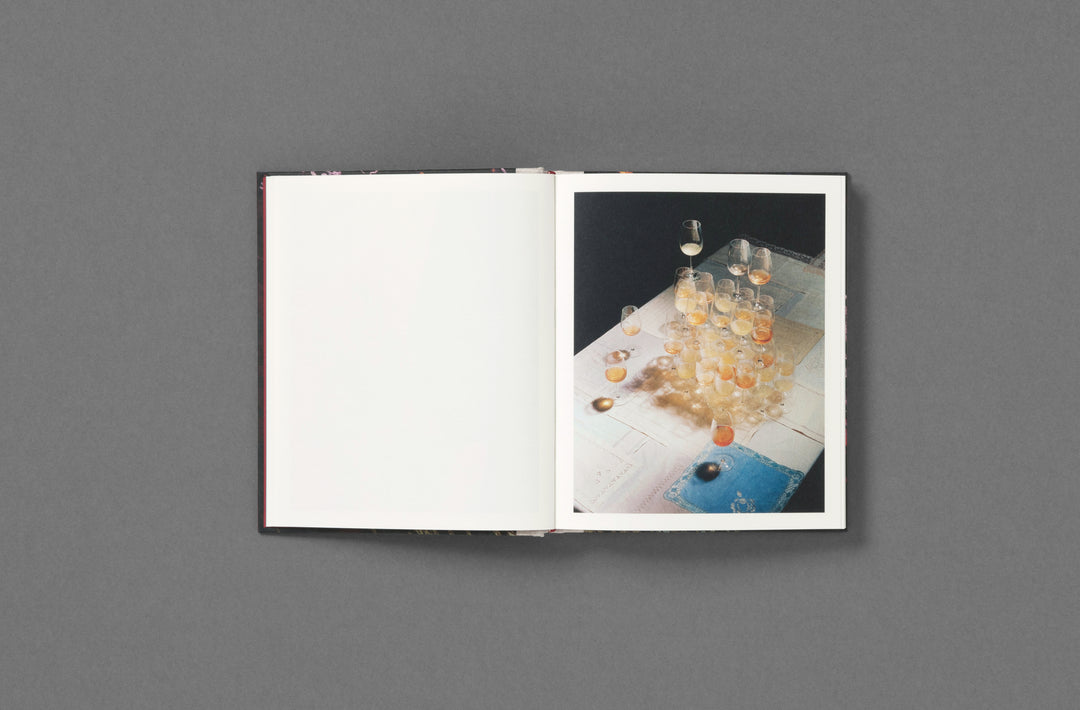 Pia Riverola – Días, published by Loose Joints