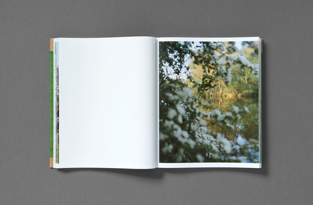 Chloe Dewe Mathews – Thames Log