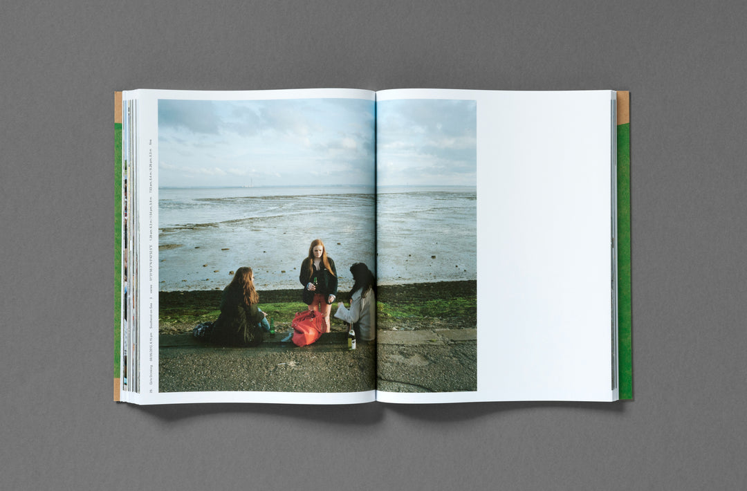 Chloe Dewe Mathews – Thames Log