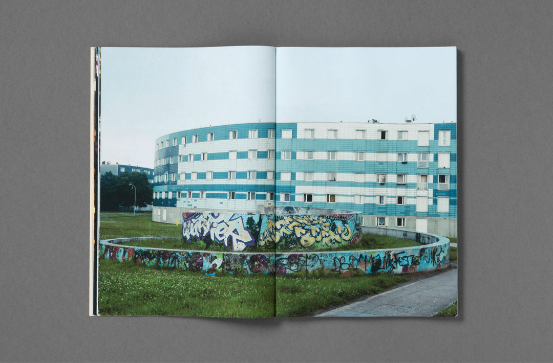 Mohamed Bourouissa – Périphérique Winner of PhotoBook of the Year, Paris Photo–Aperture PhotoBook Awards 2022 Loose Joints