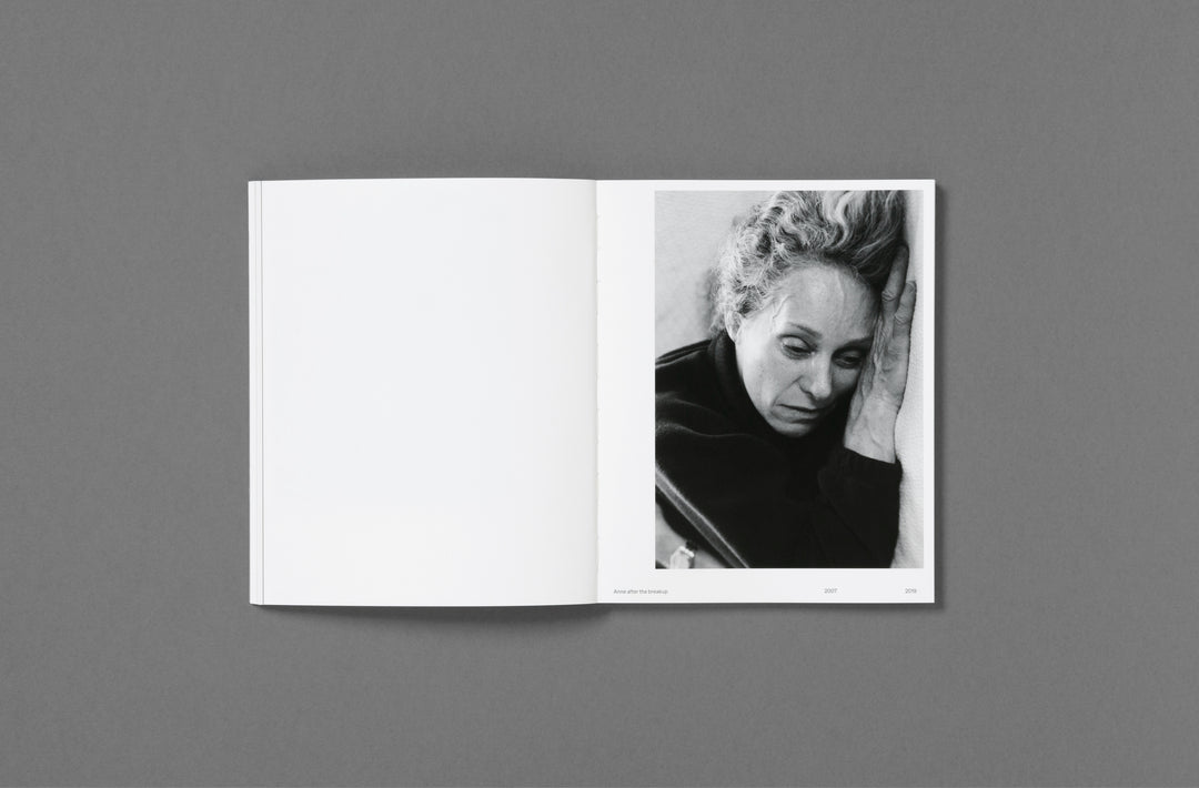 Tealia Ellis Ritter – The Model Family, book published by Loose Joints. Text by Lisa Taddeo. Edited by Sarah Chaplin Espenon.